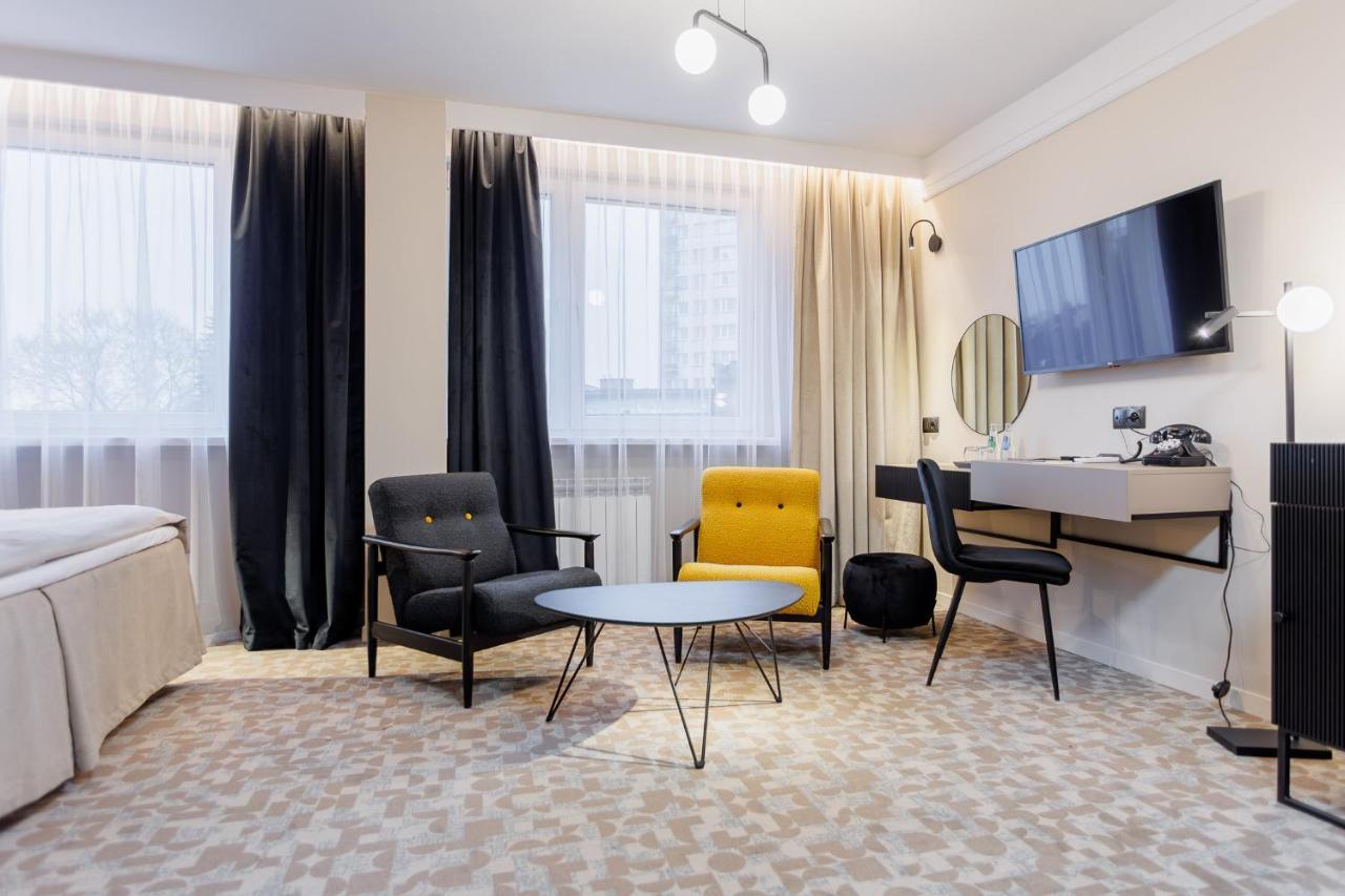 Hotel Tarnovia Tarnow Bagian luar foto