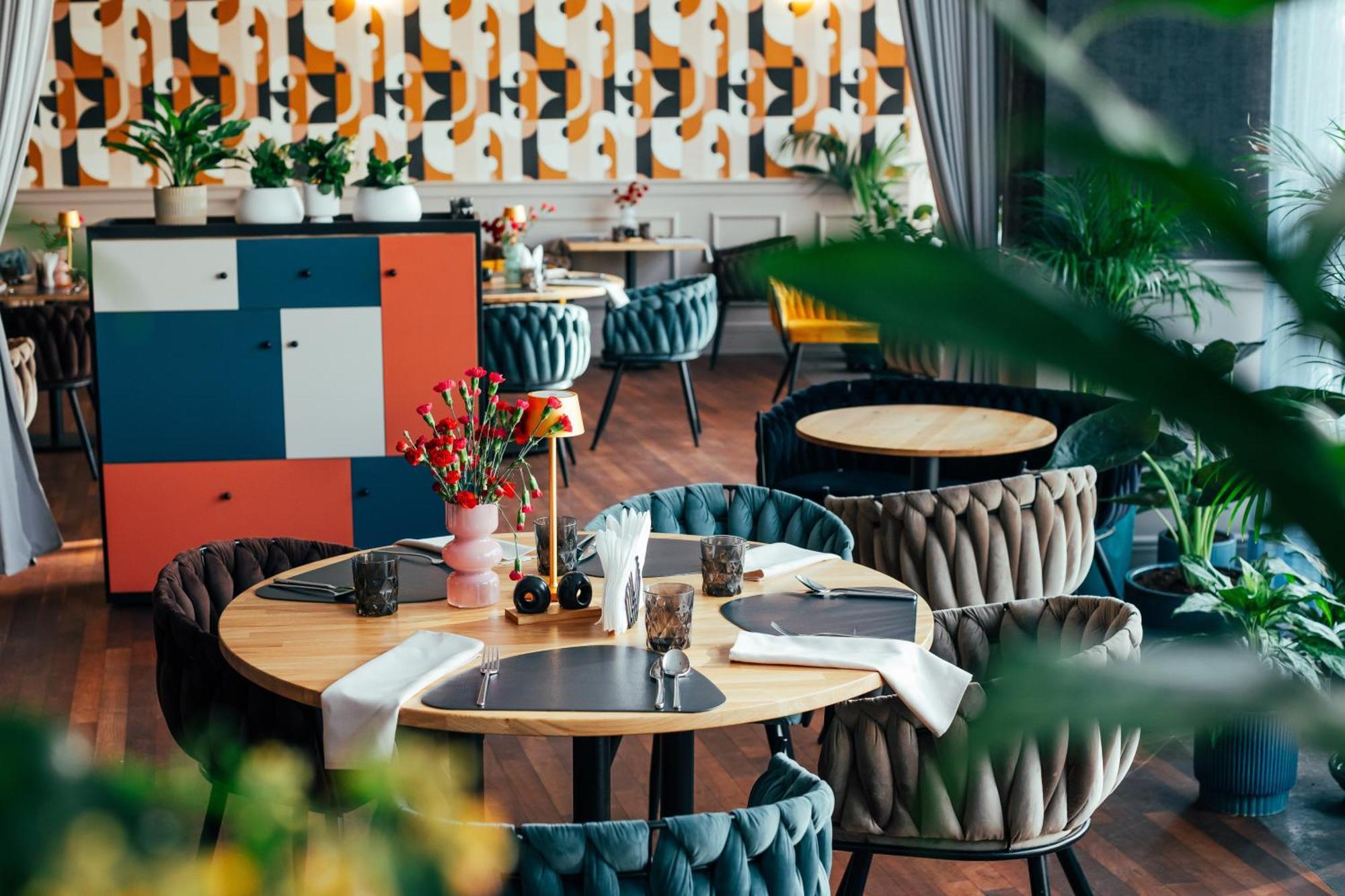 Hotel Tarnovia Tarnow Bagian luar foto