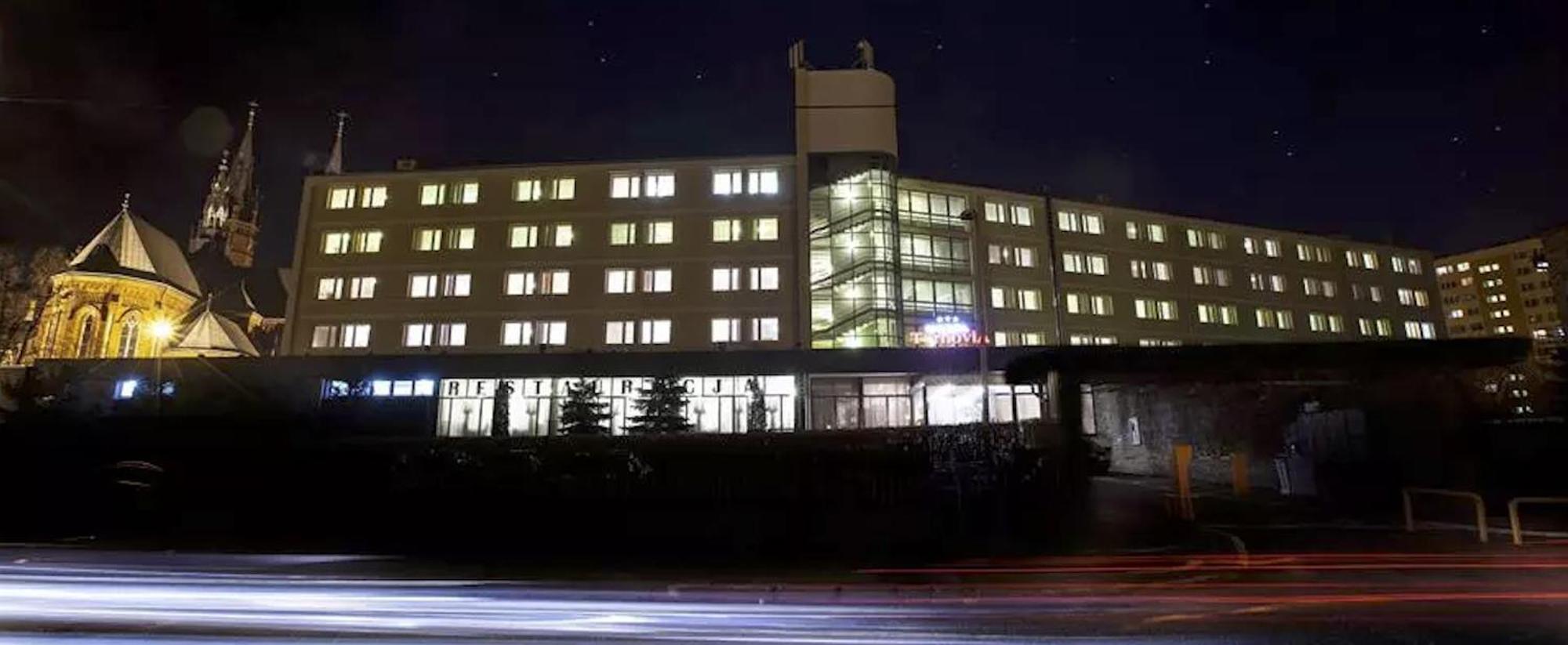 Hotel Tarnovia Tarnow Bagian luar foto